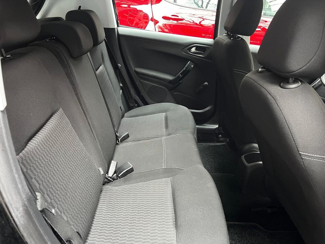 Peugeot 208 PureTech 82 5 porte Allure