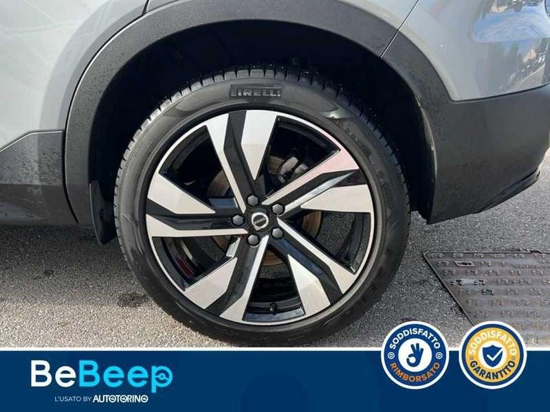 Volvo XC40 2.0 B3 PLUS DARK AUTO