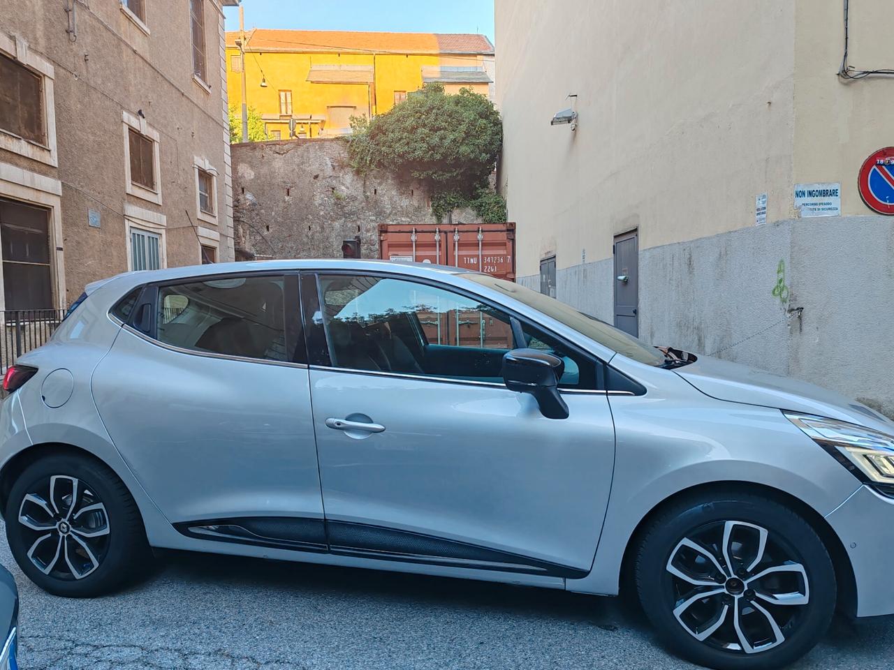 Renault Clio dCi 8V 90 CV 5 porte Moschino Zen