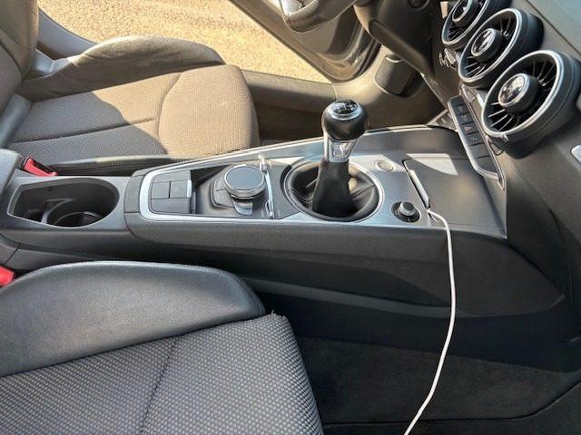 AUDI TT Roadster 1.8 TFSI S - Line