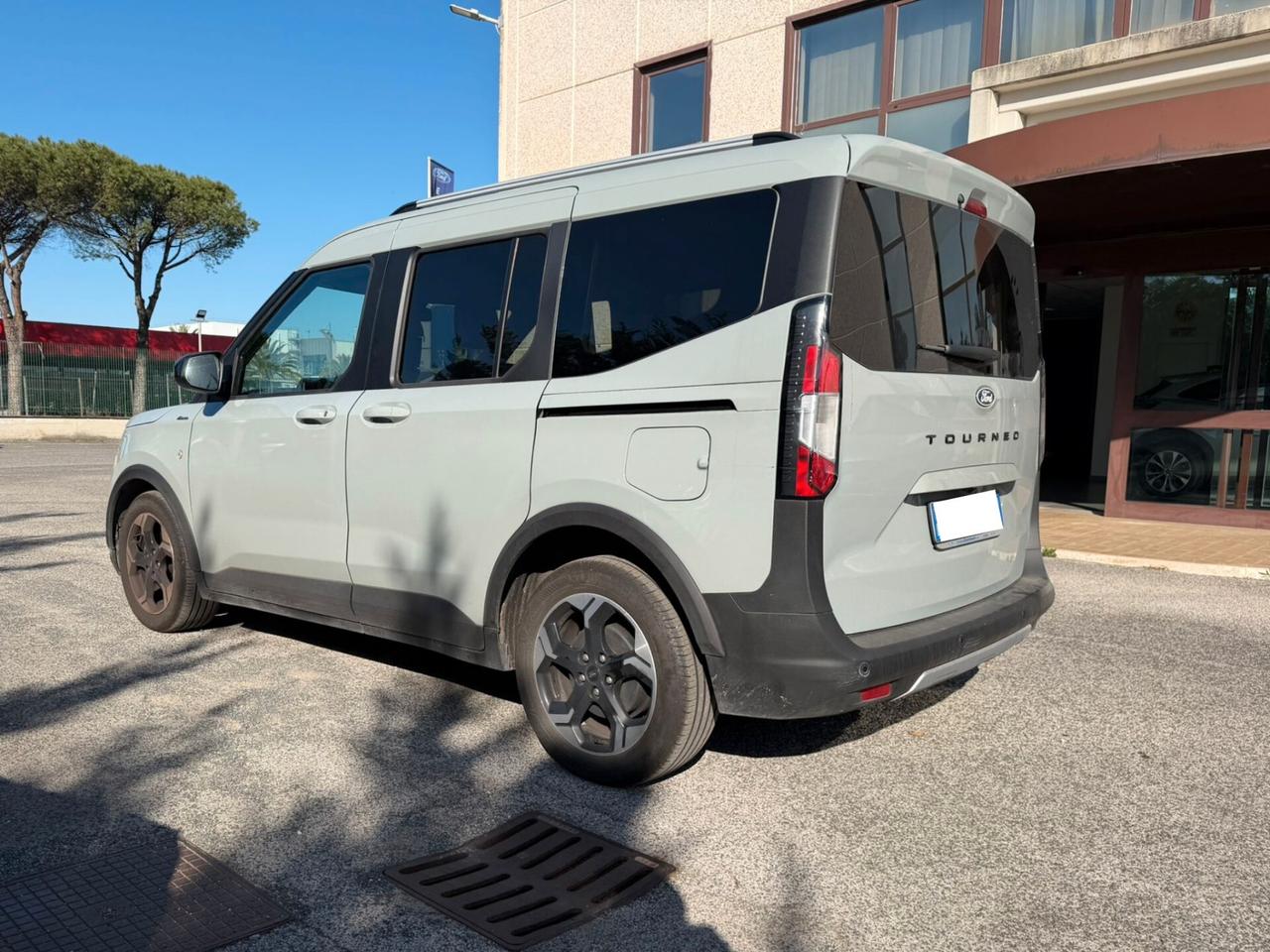 Ford Tourneo Courier 1.0 EcoBoost Active