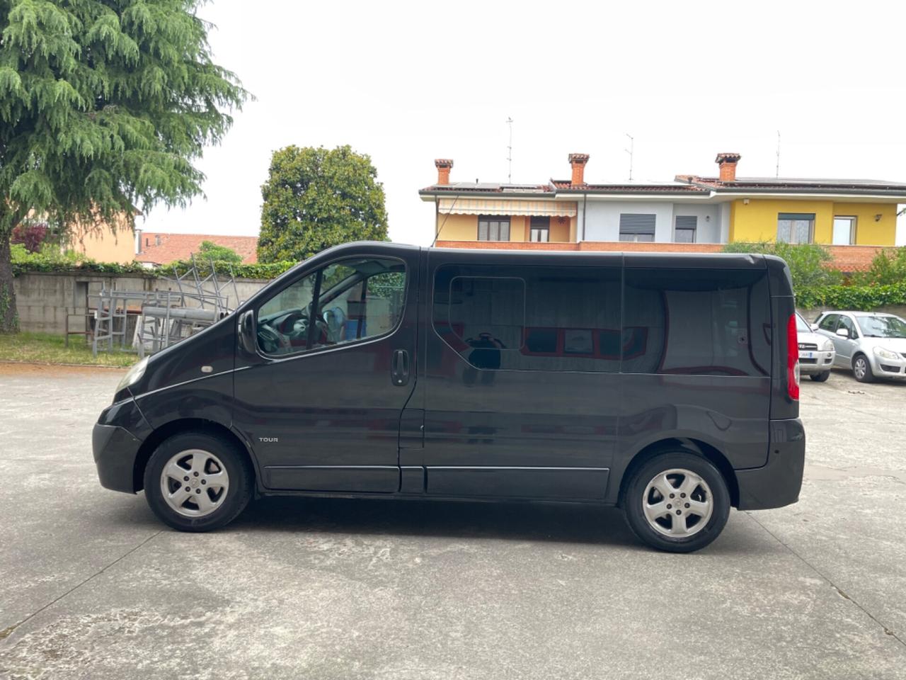 Opel Vivaro 27 2.5 CDTI PC-TN Tour Cosmo