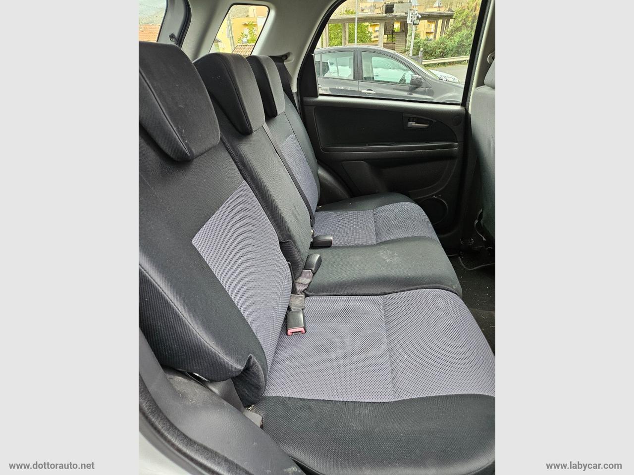 FIAT Sedici 1.9 MJT 4x4 Emotion