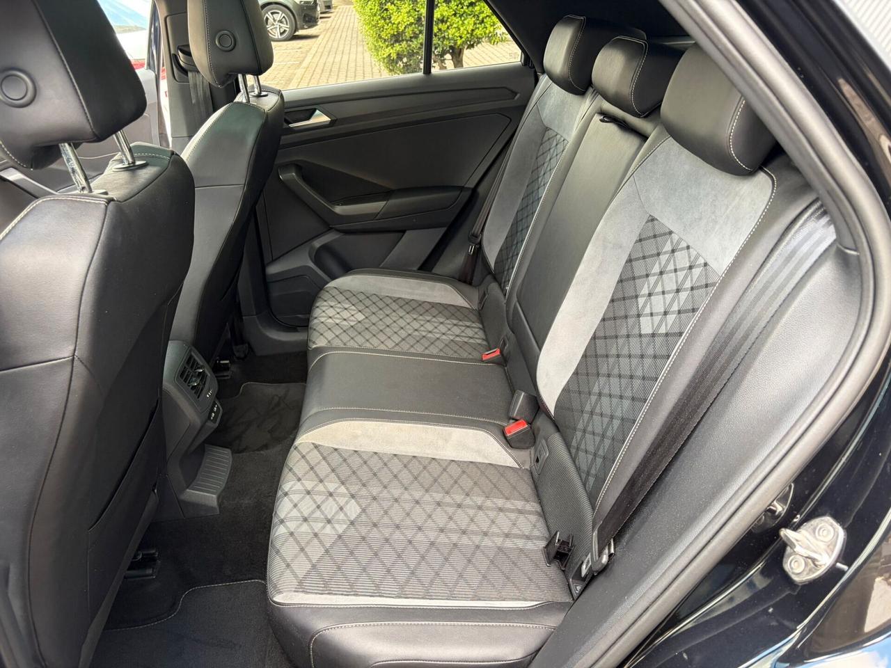 Volkswagen T-Roc 2.0 tdi R-Line 150cv dsg