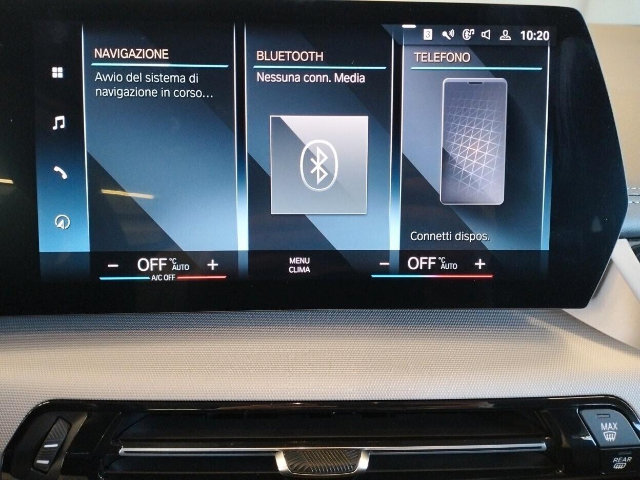 BMW 220 i Active Tourer mhev 48V auto