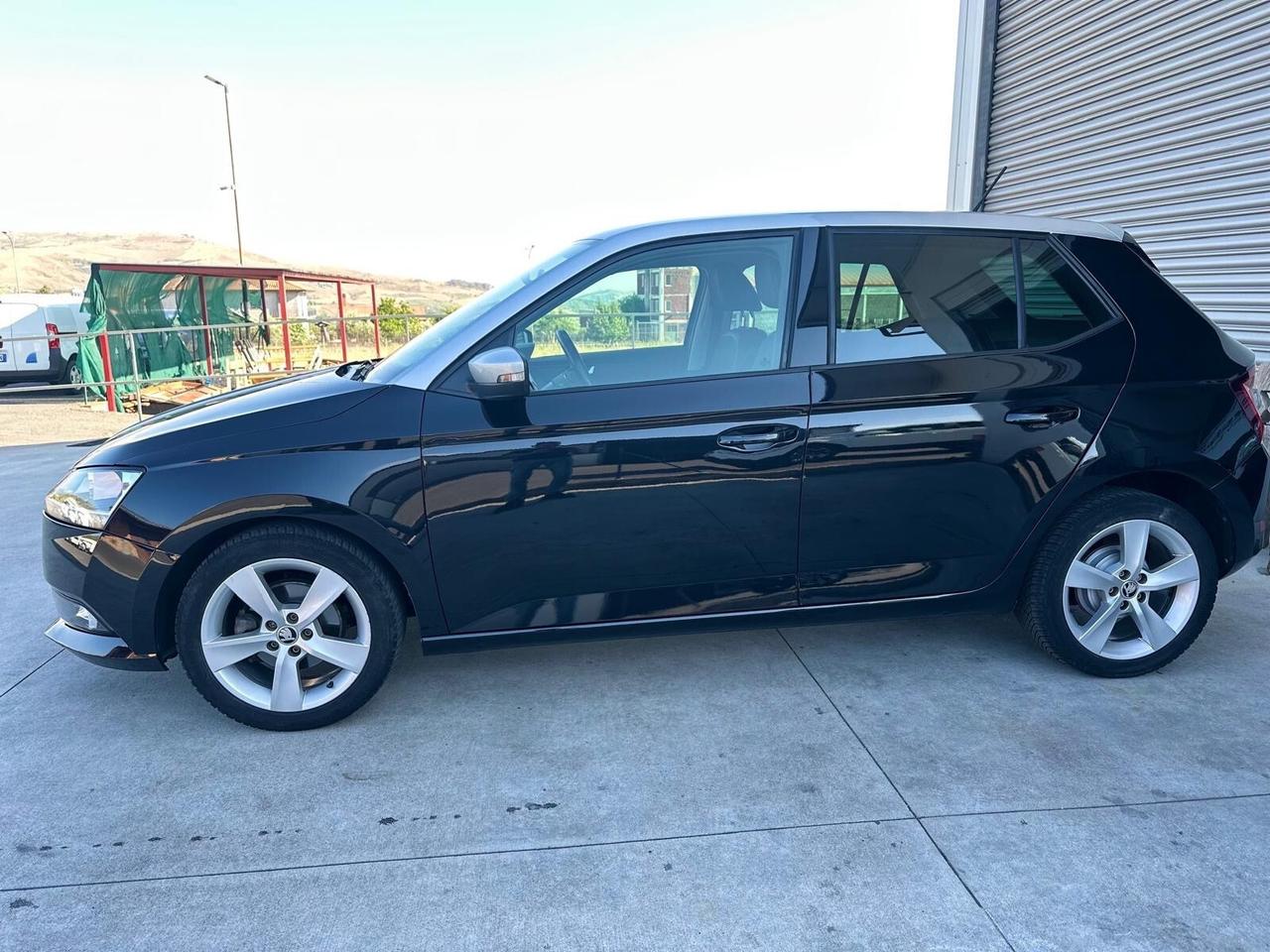 Skoda Fabia 1.0 MPI 60 CV Twin Color Nero