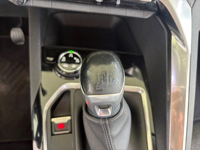 PEUGEOT 3008 PureTech 130 Allure POCHI CHILOMETRI TENUTA BENE