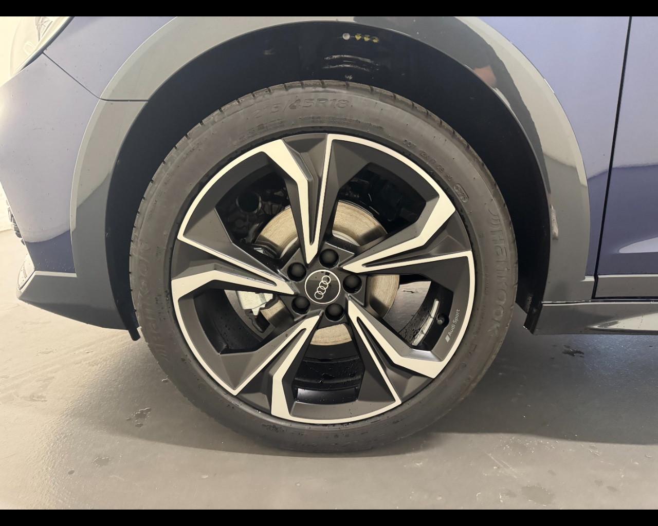 AUDI A1 ALLSTREET 30 TFSI S-TRONIC IDENTITY CONTRAST