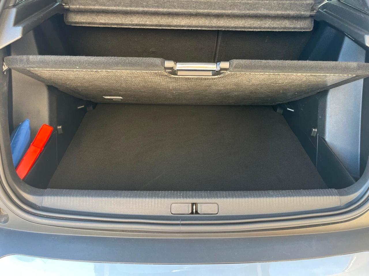 Peugeot 2008 BlueHDi 100 S&S Allure