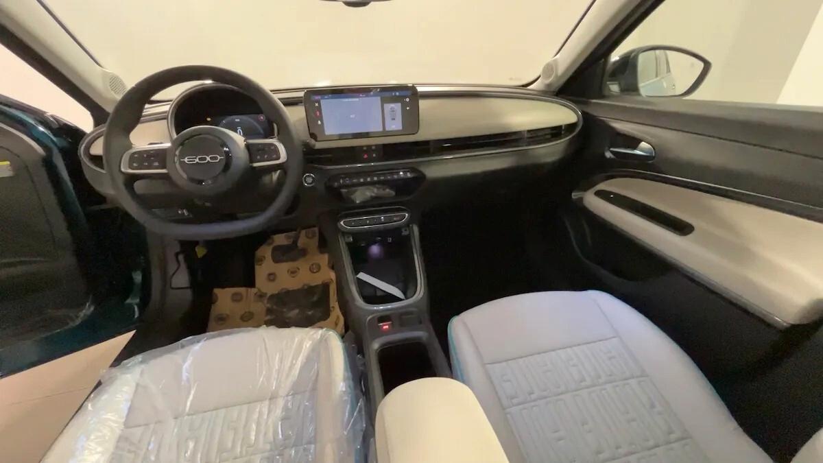 Fiat 600 Hybrid 110 CV DCT MHEV La Prima