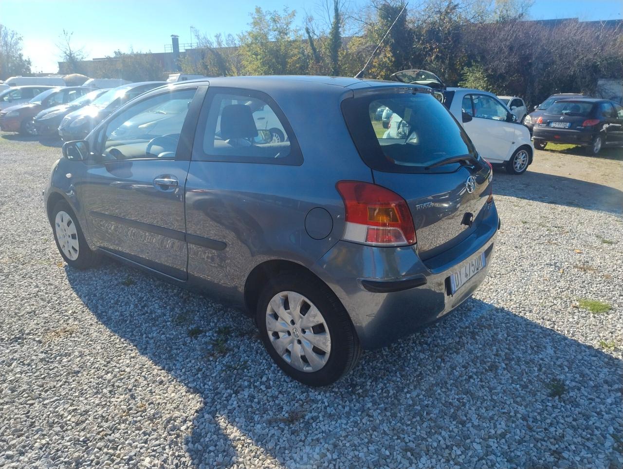Toyota Yaris 1.0 3 porte Sol