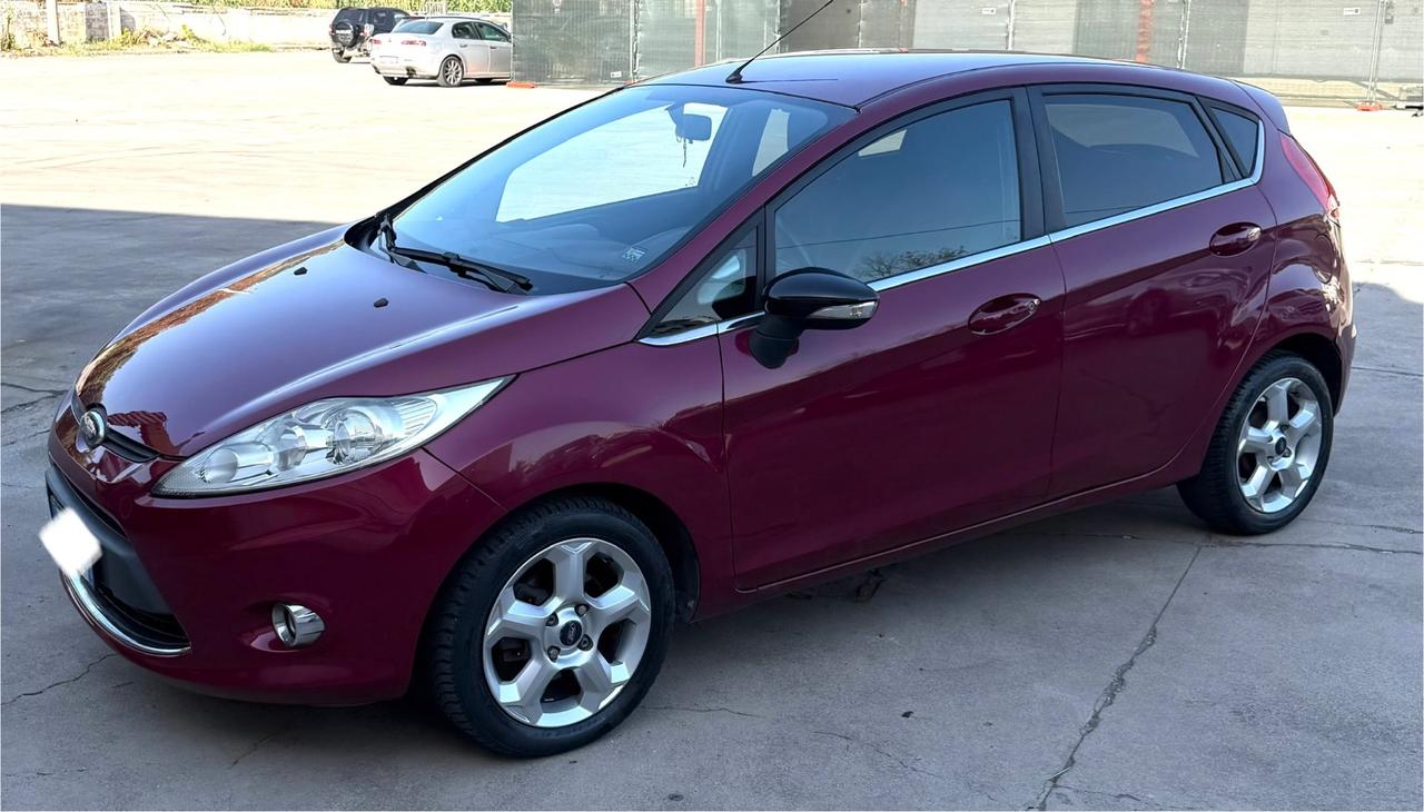 Ford Fiesta 1.4 TDCi 68CV 5 porte Titanium