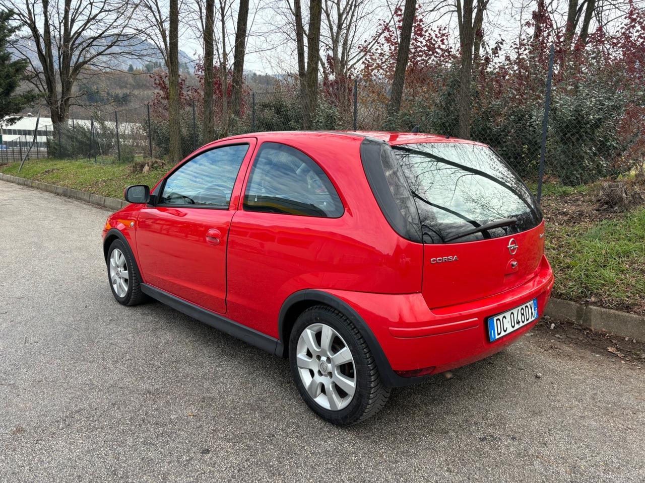 Opel Corsa 1.2 3 porte Sport NEOPATENTATI