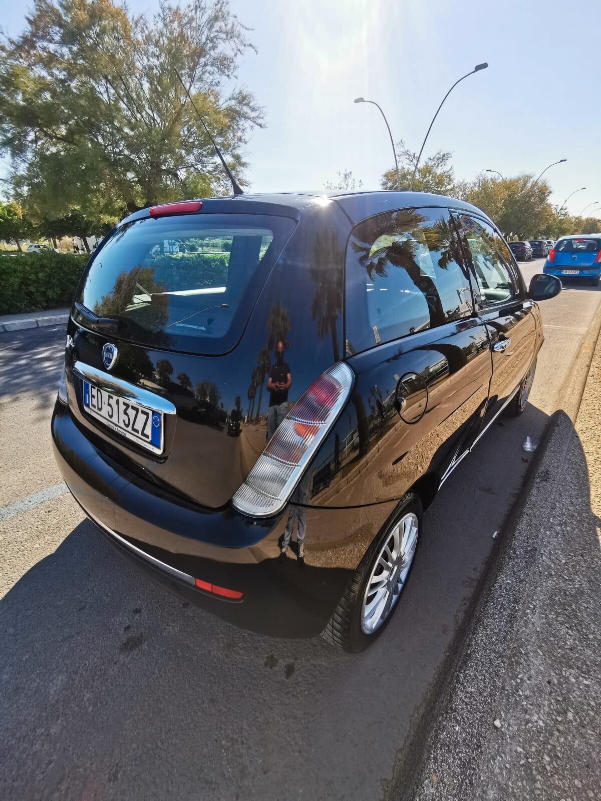 Lancia Ypsilon 1.2 69 CV Diva NEOPATENTATI