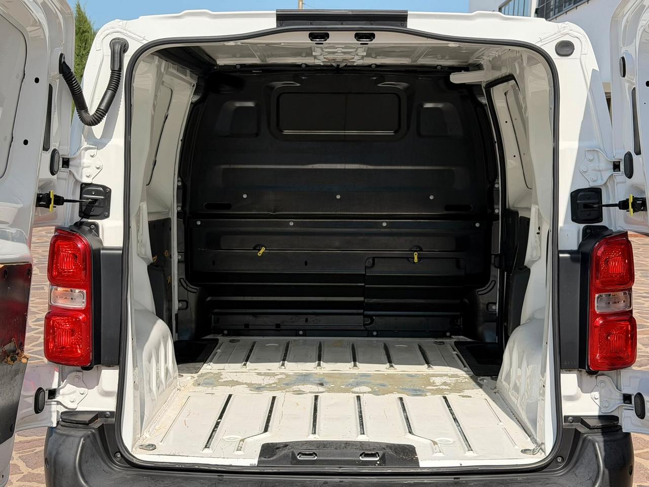 Peugeot Expert 2.0 BlueHDi - 3 posti automatico