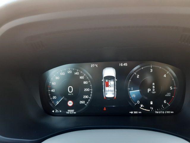 VOLVO XC60 B4 (d) Geartronic Momentum