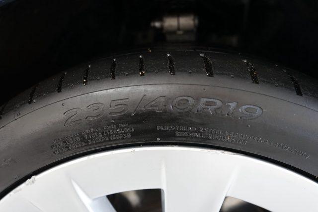 TESLA Model 3 Long Range Dual Motor AWD Guida Massimo Potenziale