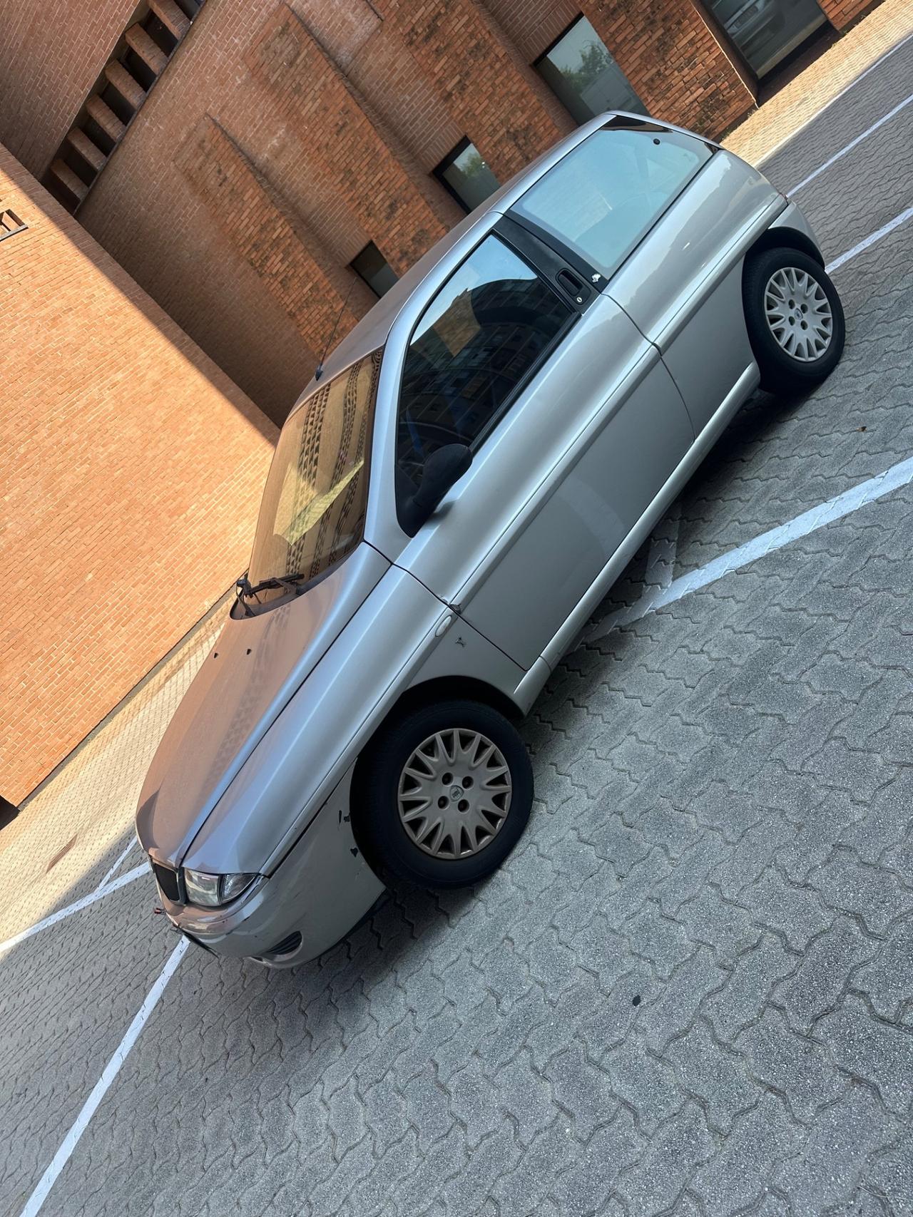Lancia Y 1.2i cat Elefantino Blu