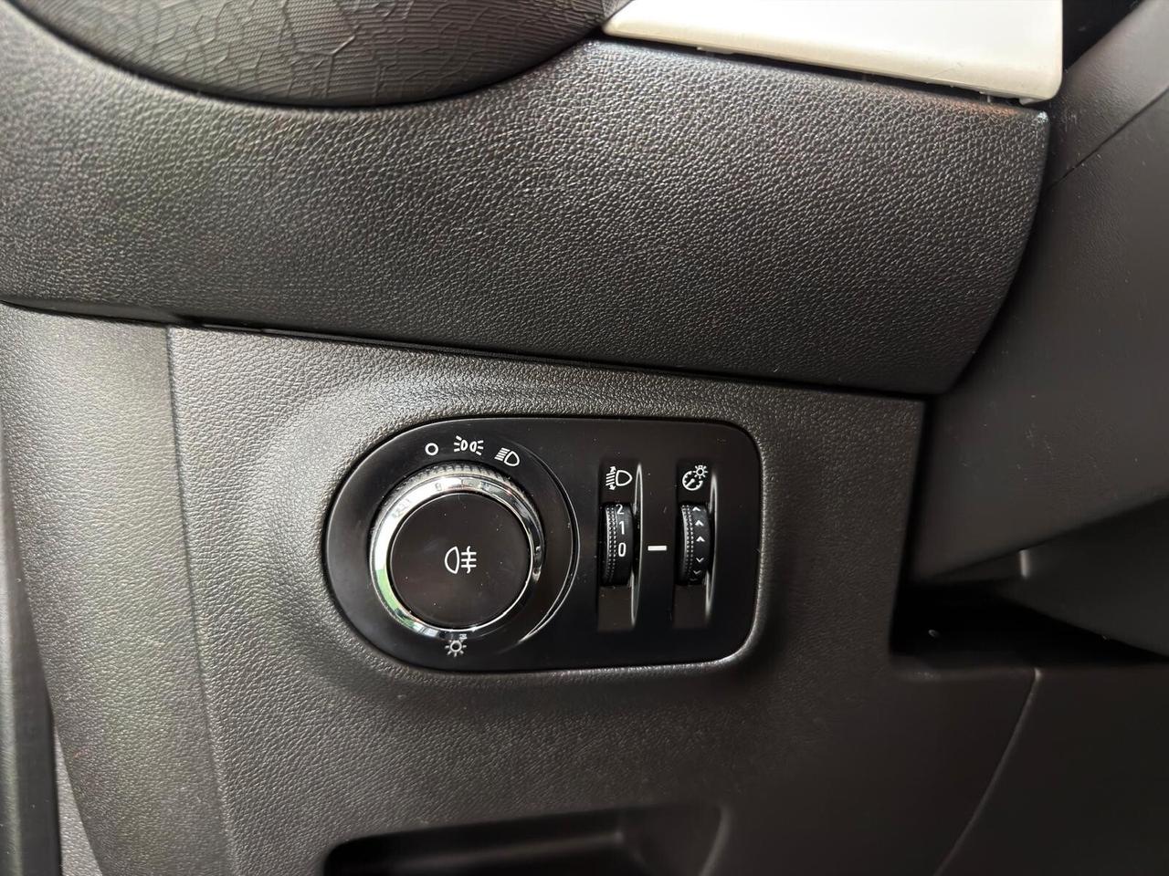 Opel Adam 1.2 70 CV White-Black Link