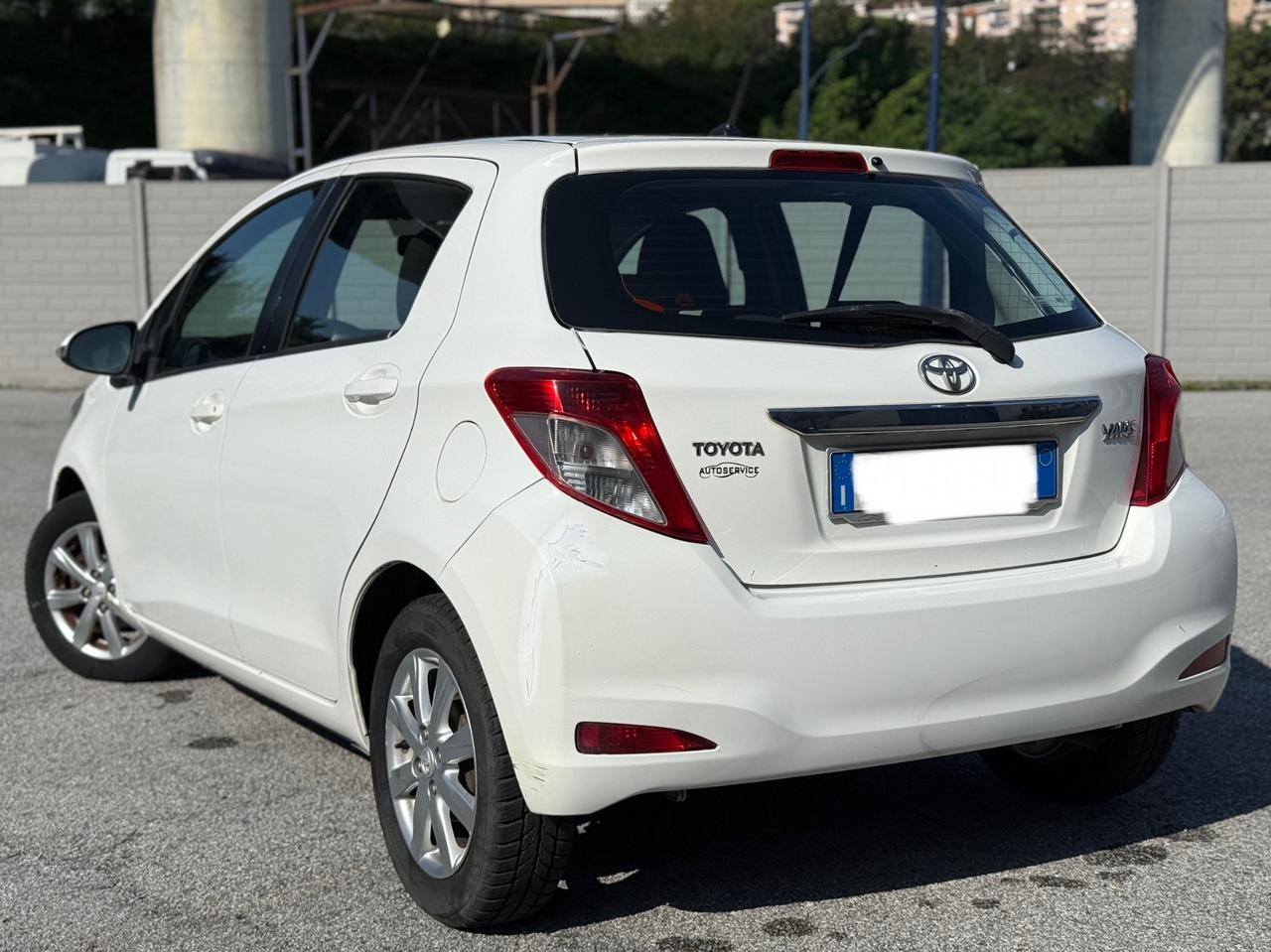 Toyota Yaris 1.0 benzina 69 cv 5 porte