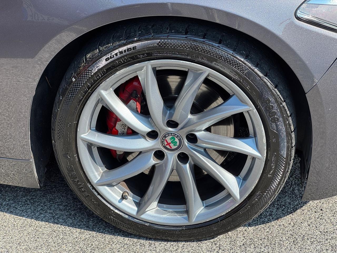 Alfa Romeo Giulia 2.2 Turbodiesel 180CV AT8 AWD Q4 Super