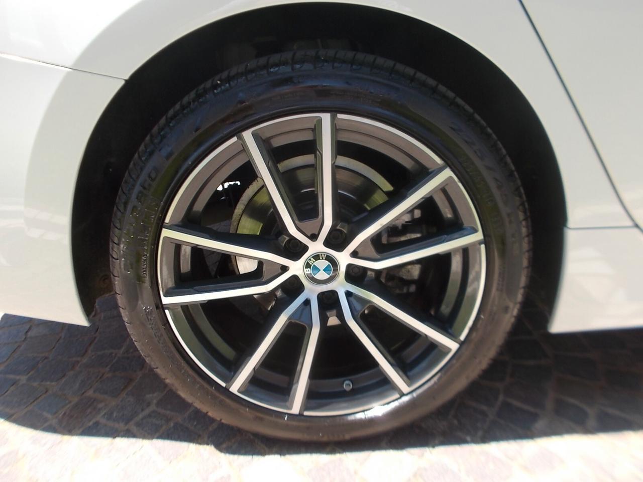 Bmw 318d 150cv *M-SPORT-FULL OPT.* da VETRINA
