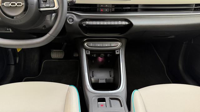 FIAT 600 HYBRID1.2 110CV DCT MHEV LA PRIMA*24M.G*CAM.360°**