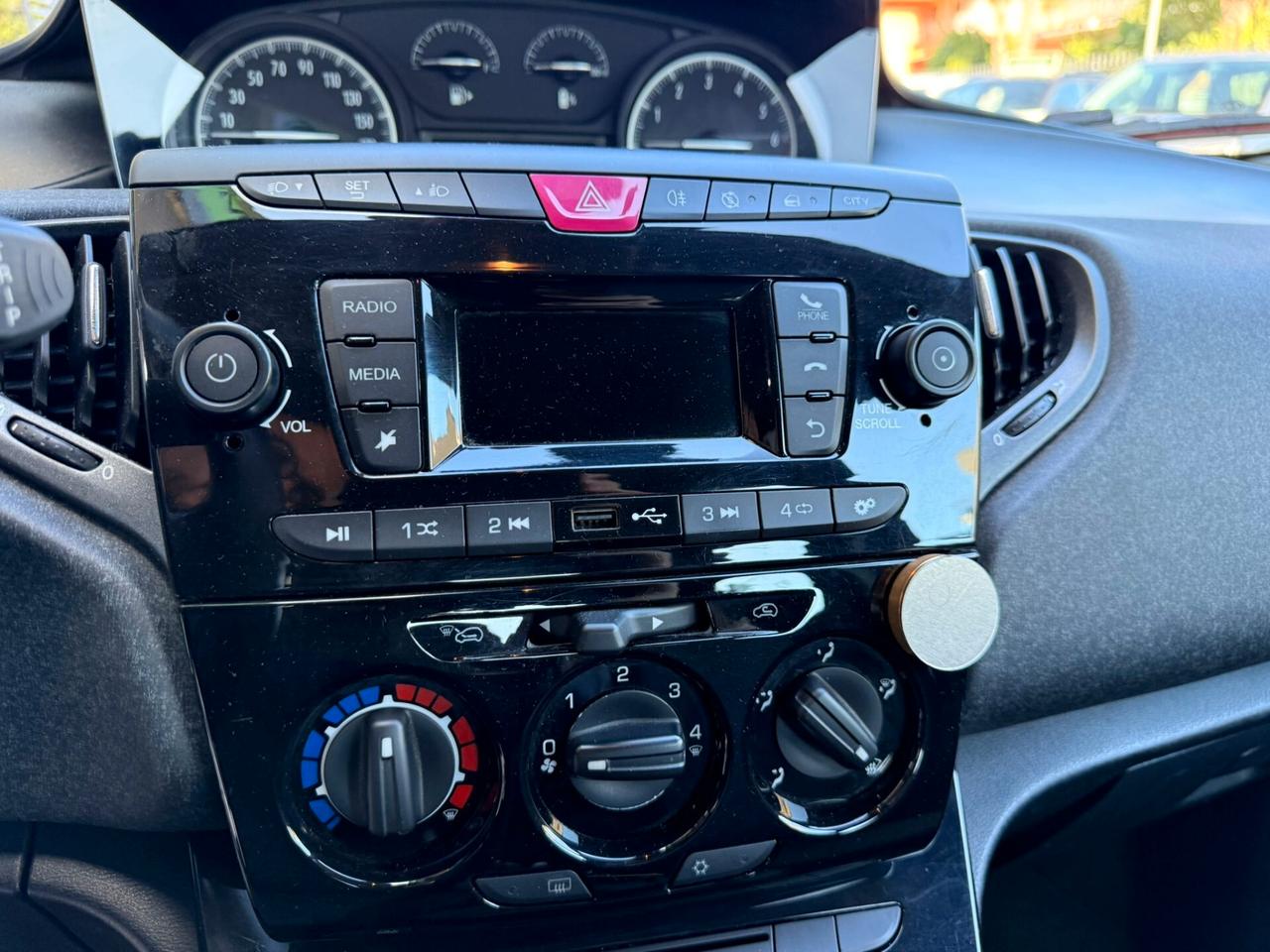 Lancia Ypsilon 1.0 FireFly 5 porte S&S Hybrid