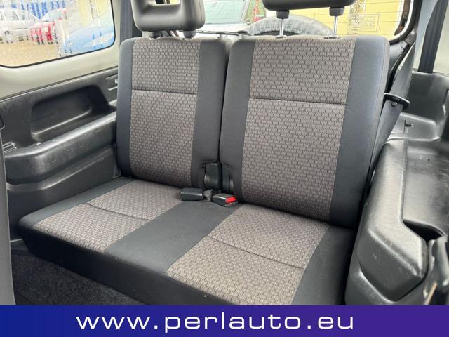 SUZUKI Jimny 1.3i 16V cat 4WD JLX