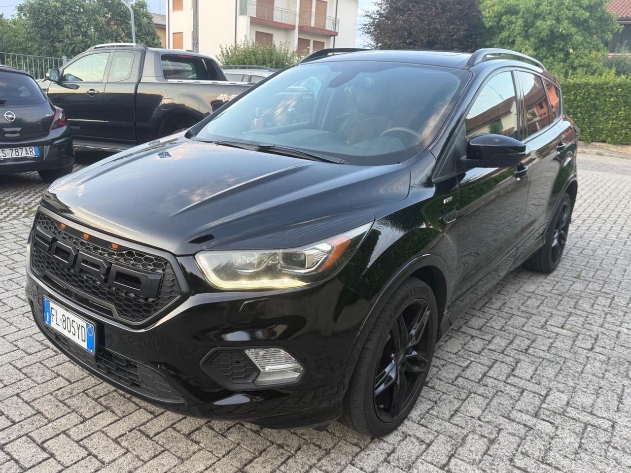 Ford Kuga 1.5 TDCI ST-Line Doppio tetto panoramico