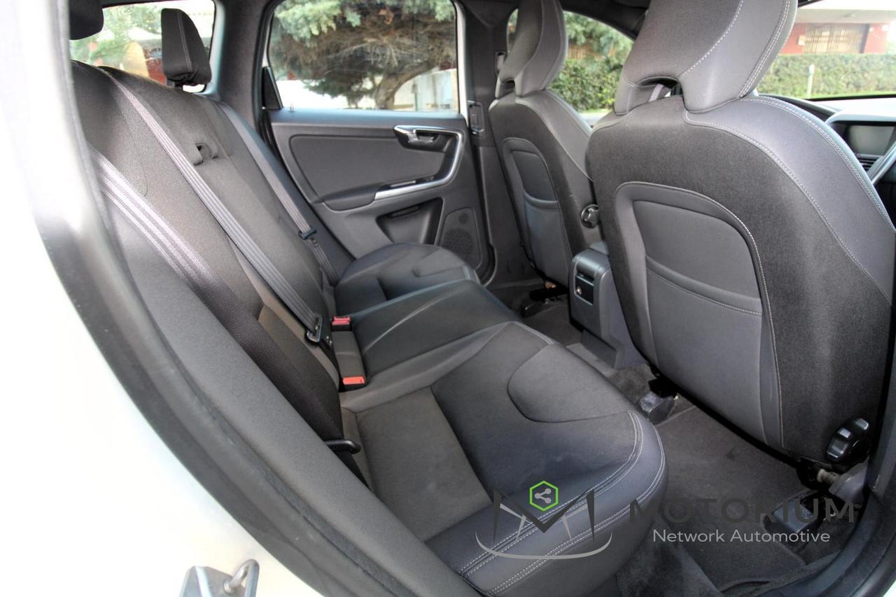 Volvo XC60 D3 Geartronic R-design Momentum