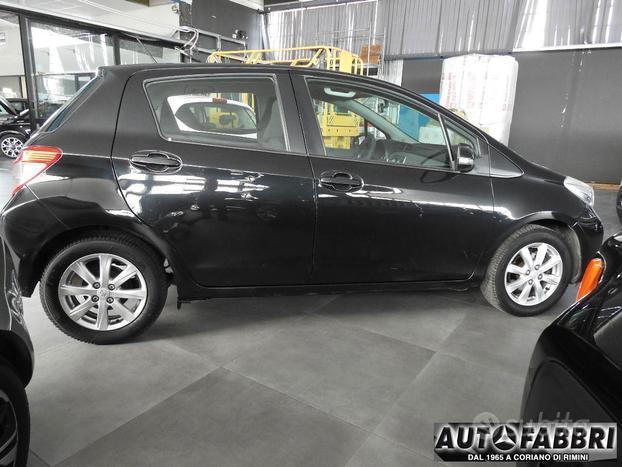 TOYOTA - Yaris - 1.0 5 porte Active