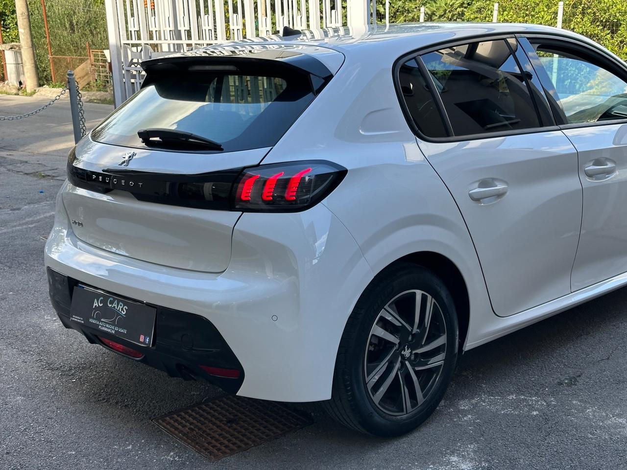 Peugeot 208 PureTech 100 Stop&Start 5 porte Allure
