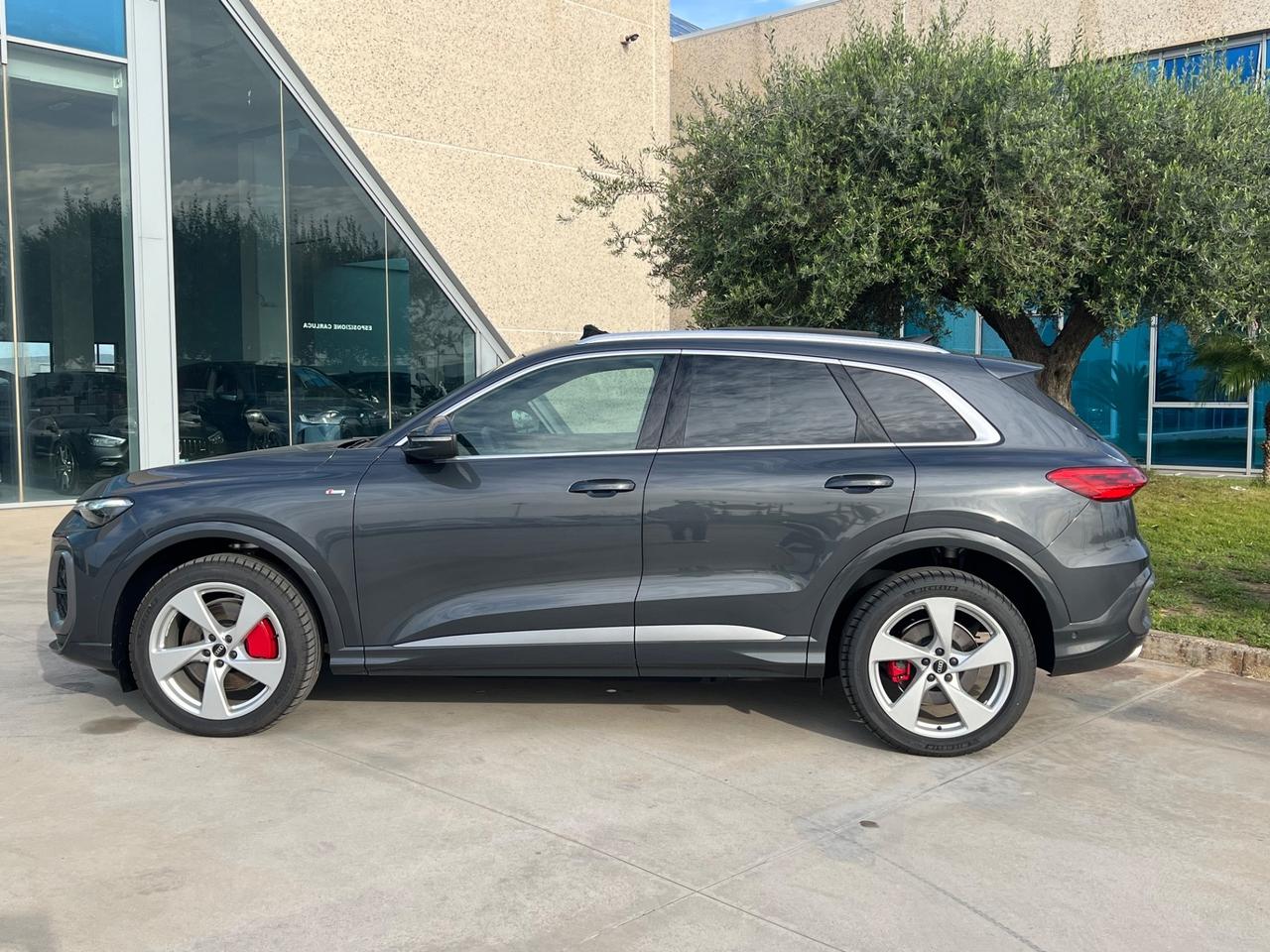 Audi Q5 Sline quattro offerta T-Stock prezzo imperdibile