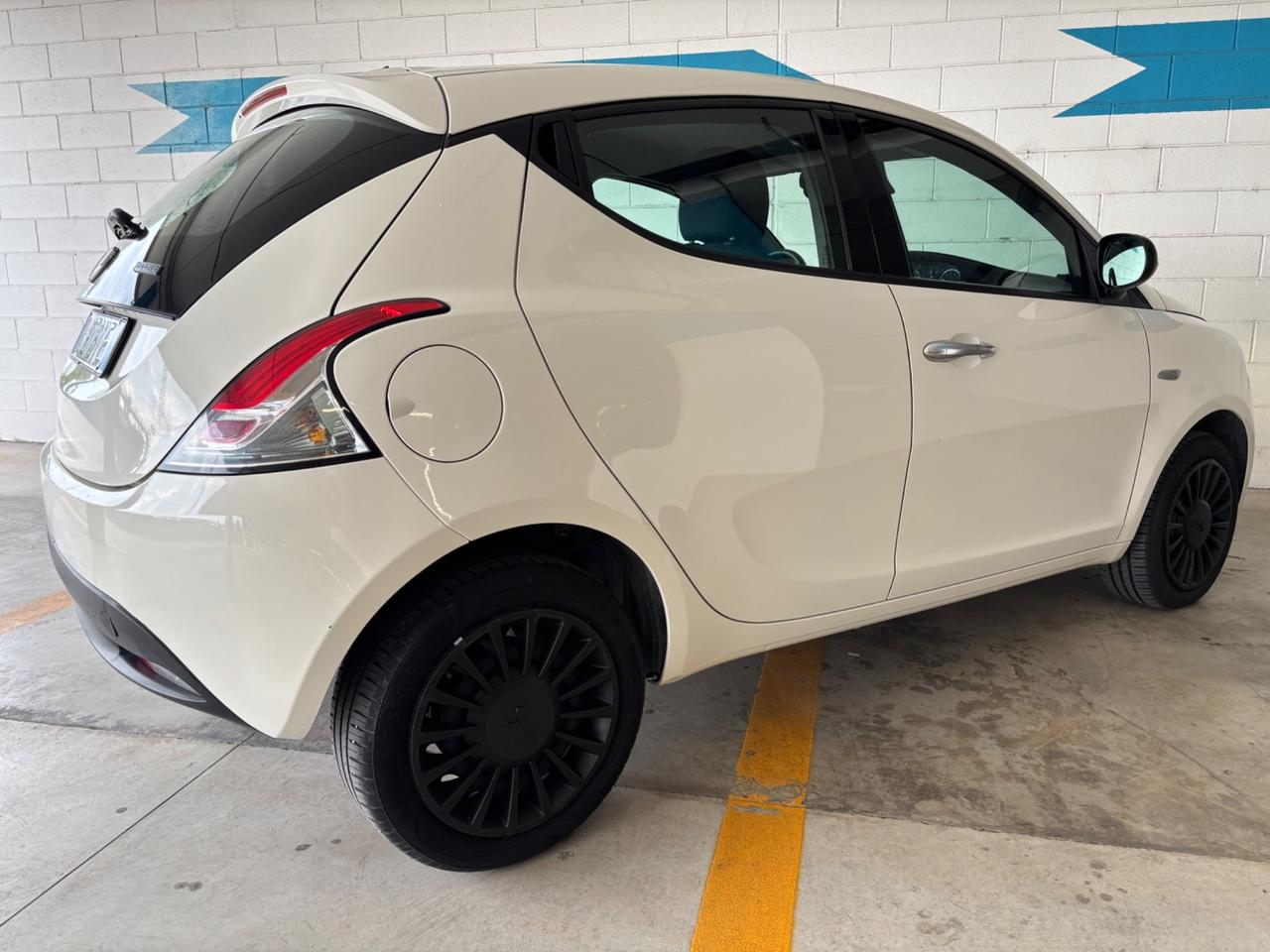 Lancia Ypsilon Hybrid (con soli 108000km)