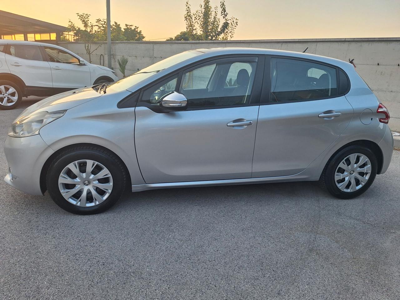 Peugeot 208 1.4 HDi 68 CV 5 porte Active