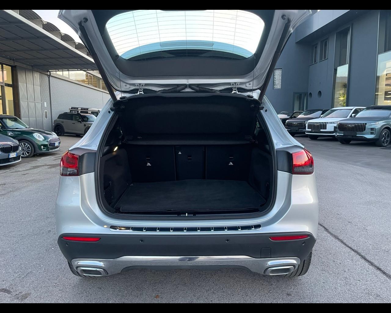 Mercedes-Benz GLA (H247) - GLA 200 Automatic Sport