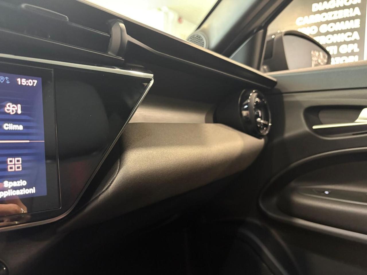 Alfa Romeo Junior 1.2 ibrida Q4 145cv edct6