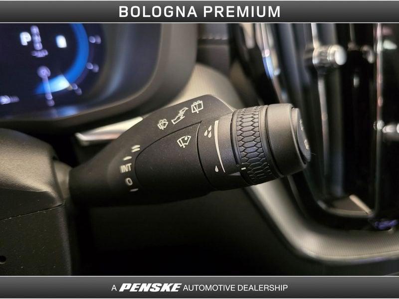 Volvo XC60 XC60 B5 (d) AWD automatico Ultimate Dark