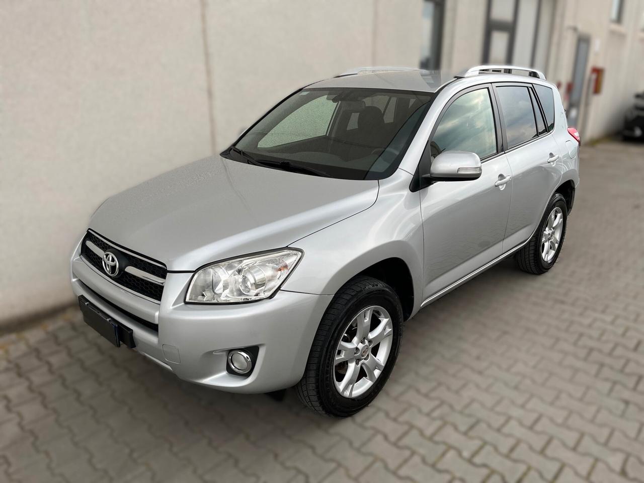 Toyota RAV 4 RAV4 2.2 D-4D 150 CV DPF Sol