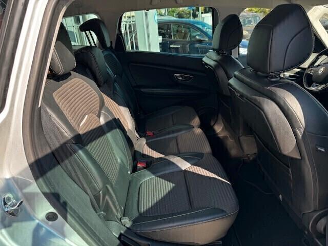 Renault Grand Scenic dCi 8V 110 CV EDC Energy Sport Edition2