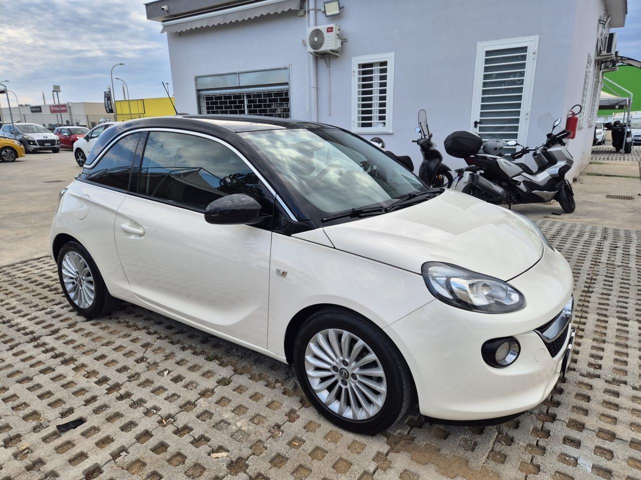 Opel Adam 1.4 87 CV GPL Tech Black Jack
