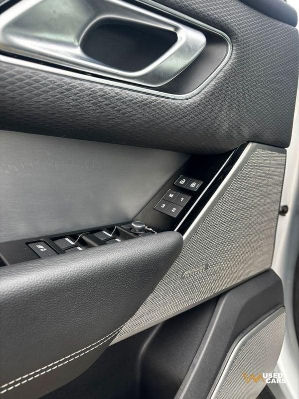 Land Rover Range Rover Velar Range Rover Velar 2.0D I4 204 CV R-Dynamic SE