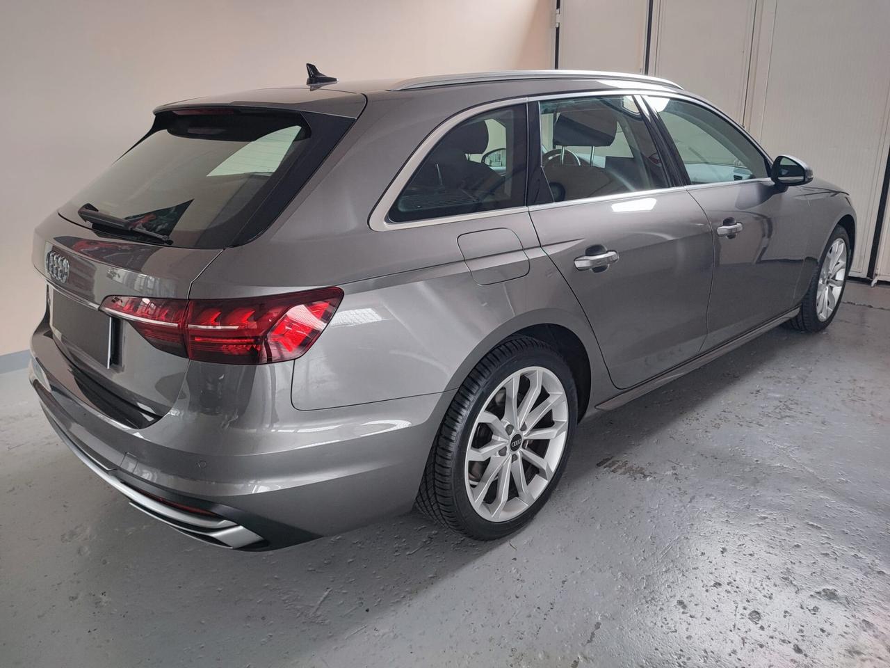 Audi A4 Avant 35 TDI/163 CV S tronic Business Sport