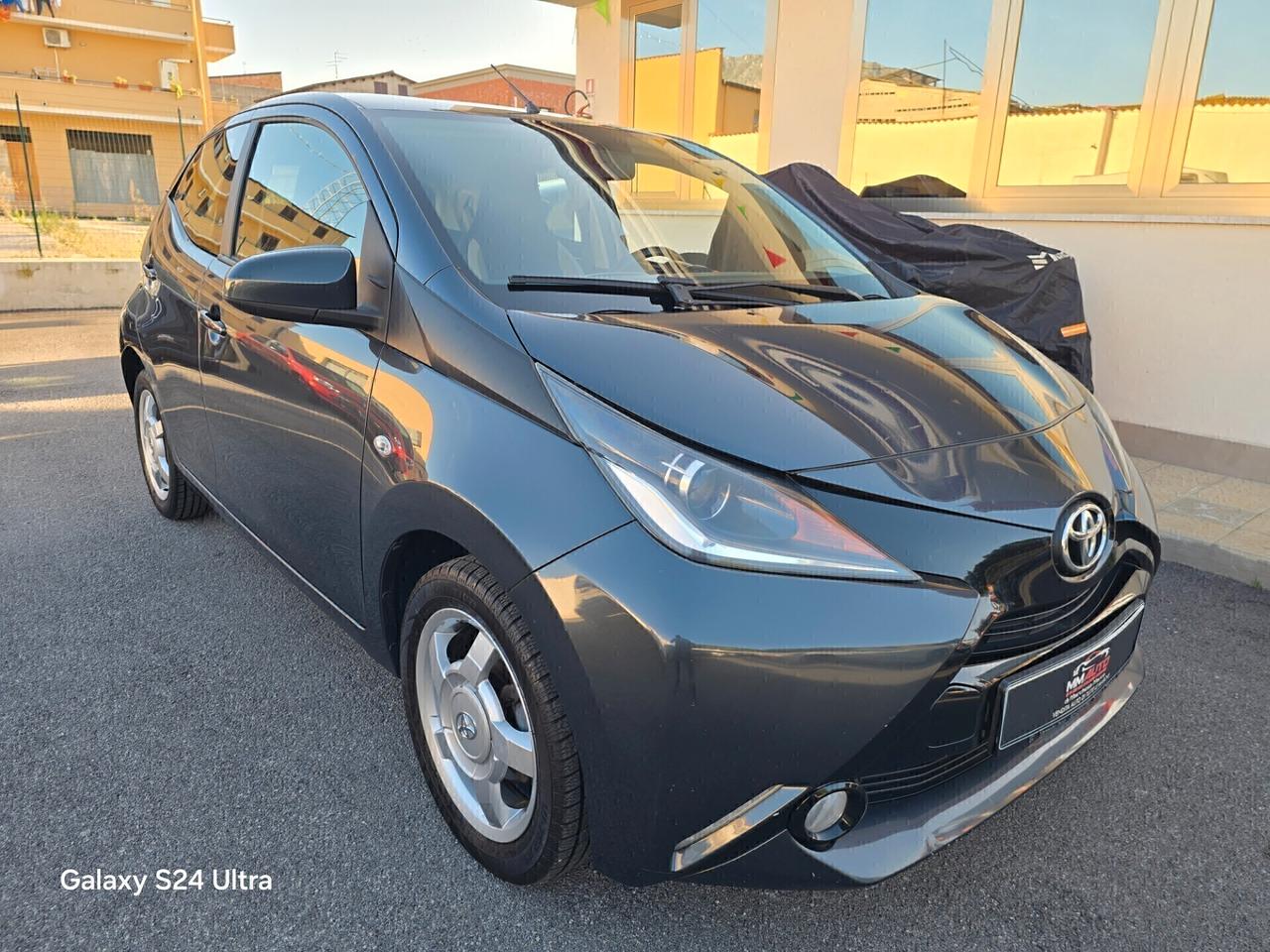 Toyota Aygo 1.0 VVT-i 69 CV 5 porte x-cool