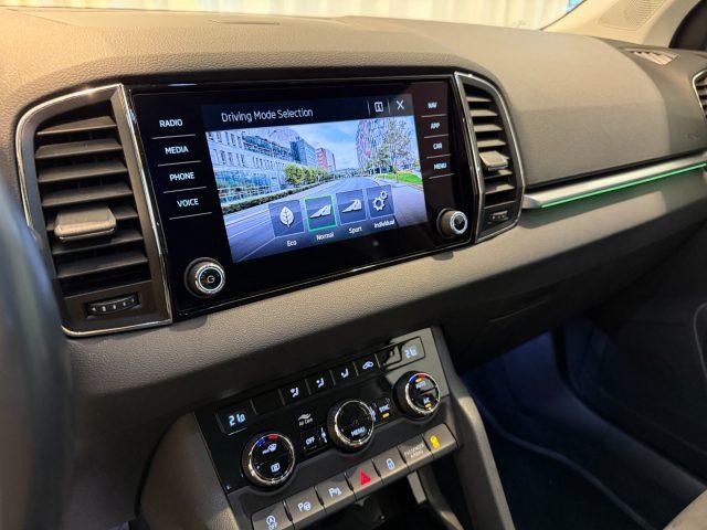 SKODA Karoq 1.5 TSI DSG Style VARIOFLEX Camera Park Assist LED