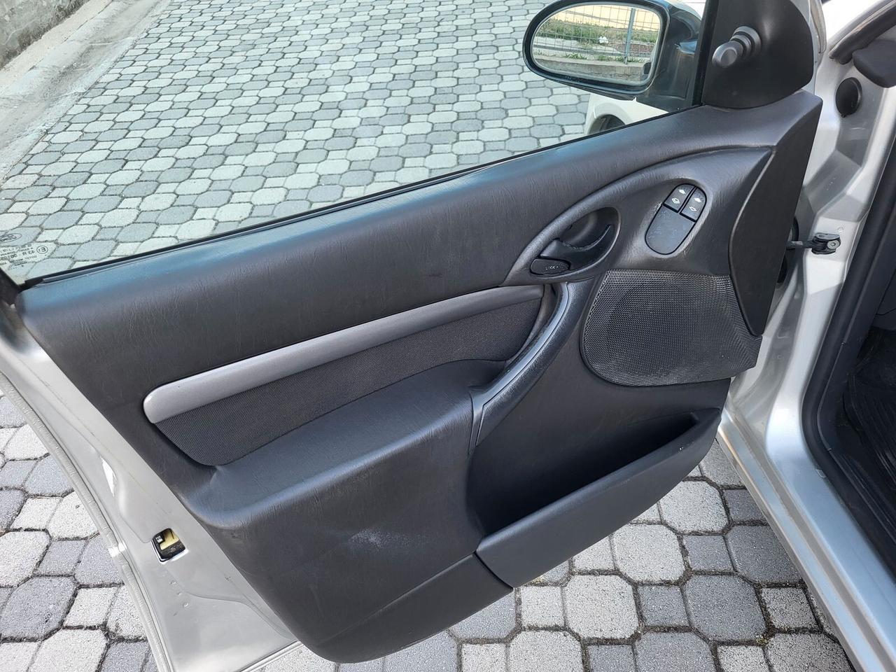 FORD FOCUS 1.8 TD 90 CV SW FAMILIARE