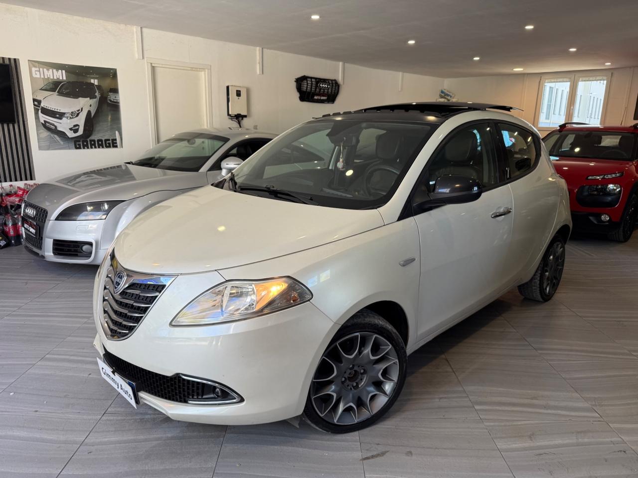 Lancia Ypsilon 0.9 BENZINA NEOPATENTATI