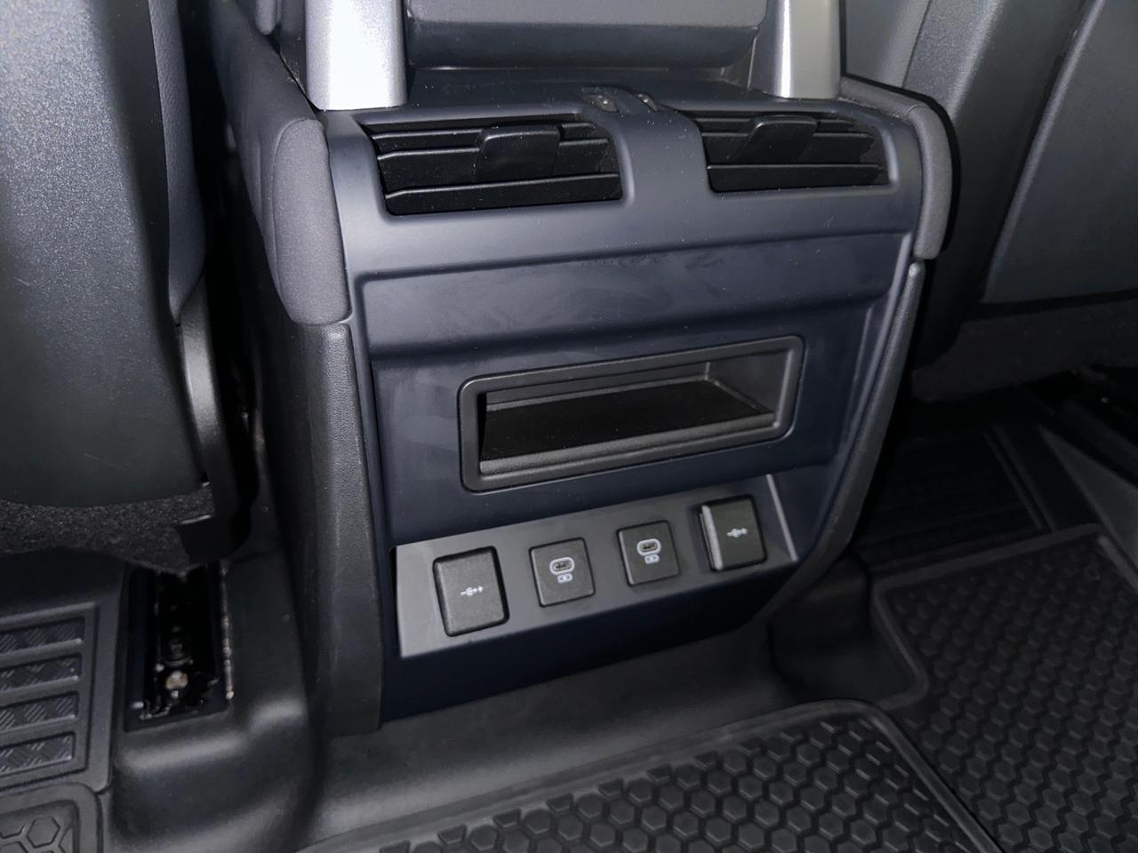 Land Rover Defender 110 3.0d i6 mhev SE awd 250cv auto