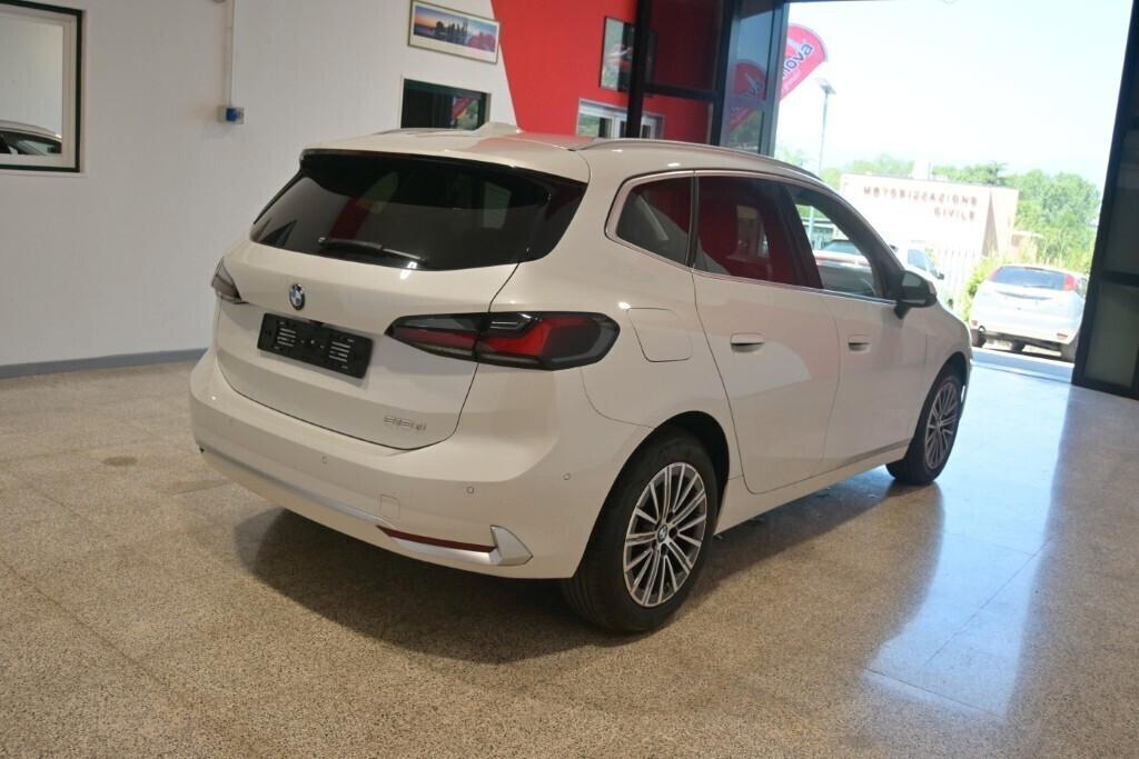218D ACTIVE TOURER NEW 150CV STEPTRONIC BUSINESS DESIGN ( FARI LED ADATTIVI - BMW DIGITAL COCKPIT - AMBIENT LIGHTS - TETTO PANORAMICO APR. - PELLE - CRUISE - NAVI - MIRROR - PARK ASSISTANT - TELECAMERA POST. )